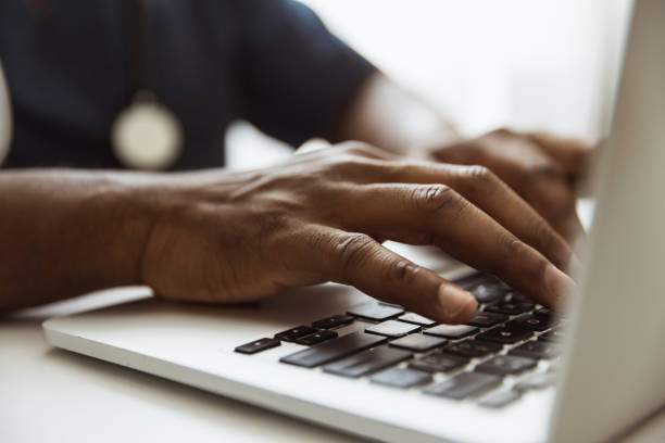 How to Tell Your Boss You Got Another Job Offer: Example Email Included