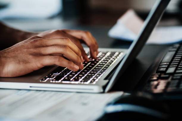 How to Politely Decline a Job Offer Email: Tips and Examples