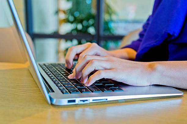 Email Signature Examples for Graduate Students: Professional Templates and Tips